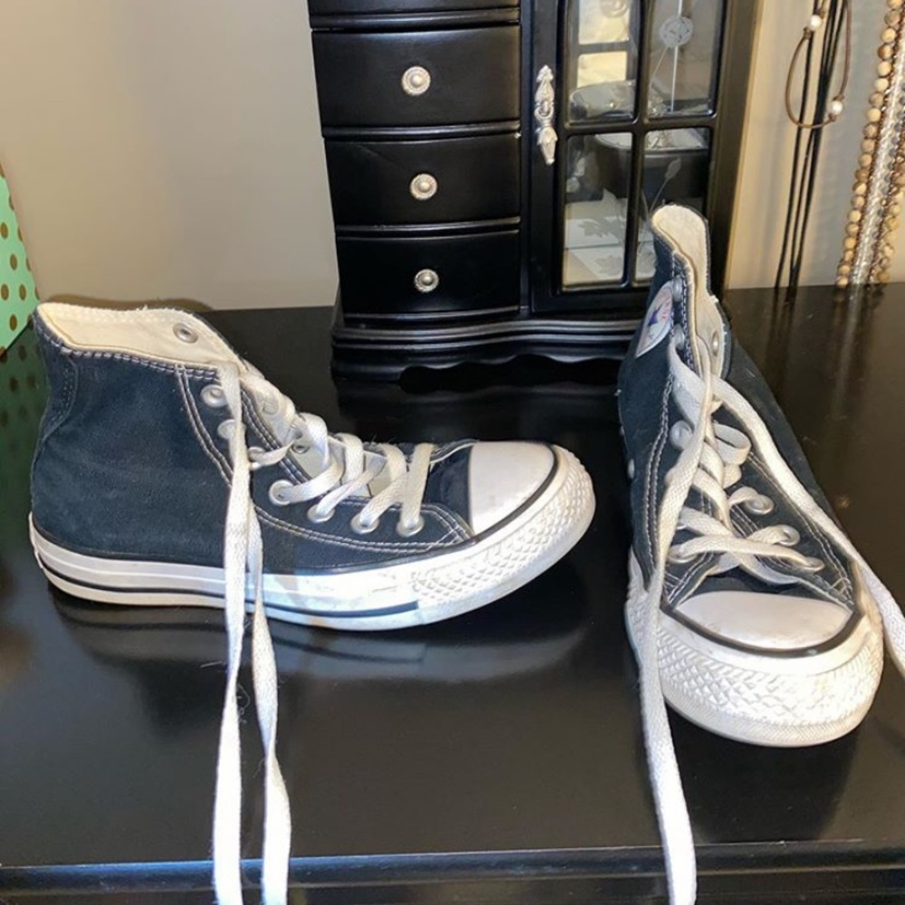 Black converse